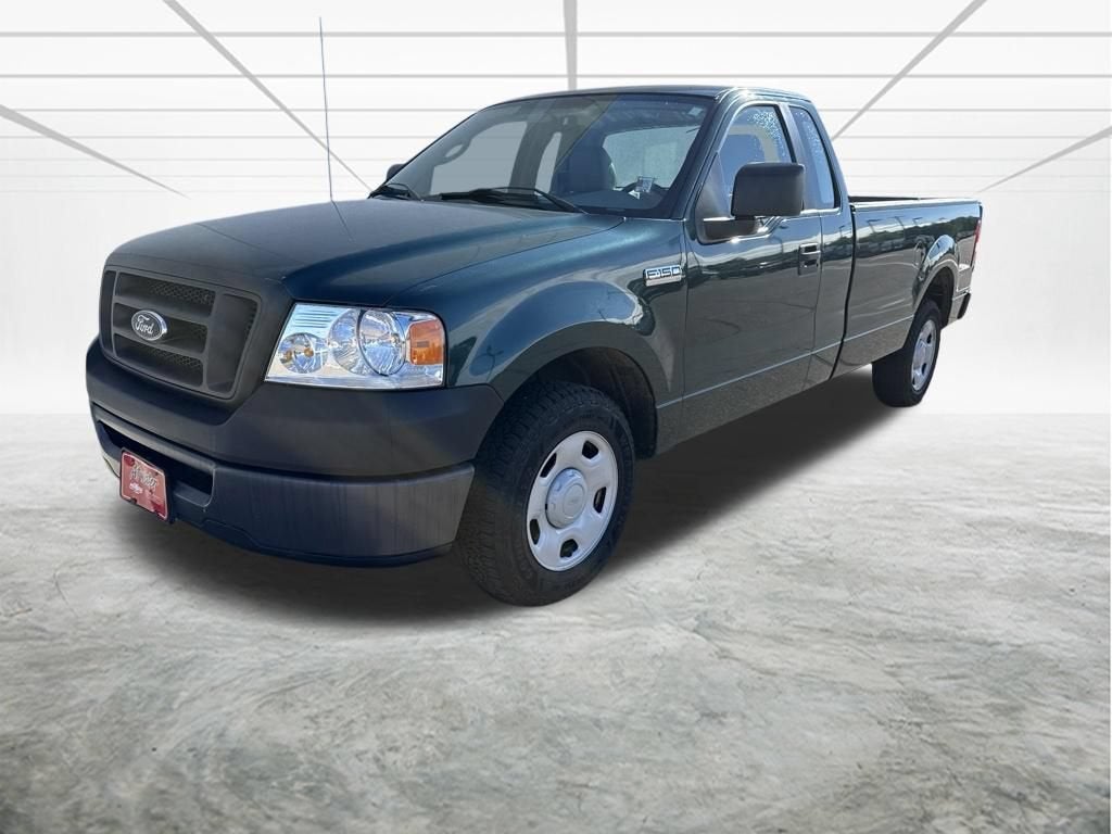 2007 Ford F-150 XL in Green — front three-quarter view