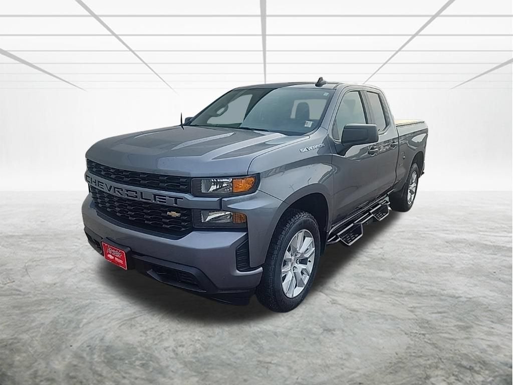 2021 Chevrolet Silverado 1500 Custom in Satin Steel Metallic — front three-quarter view